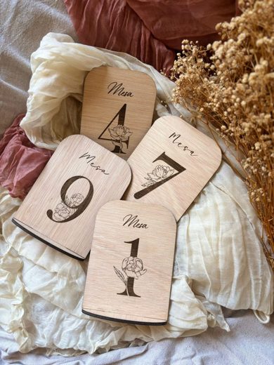 Números de mesa de madera